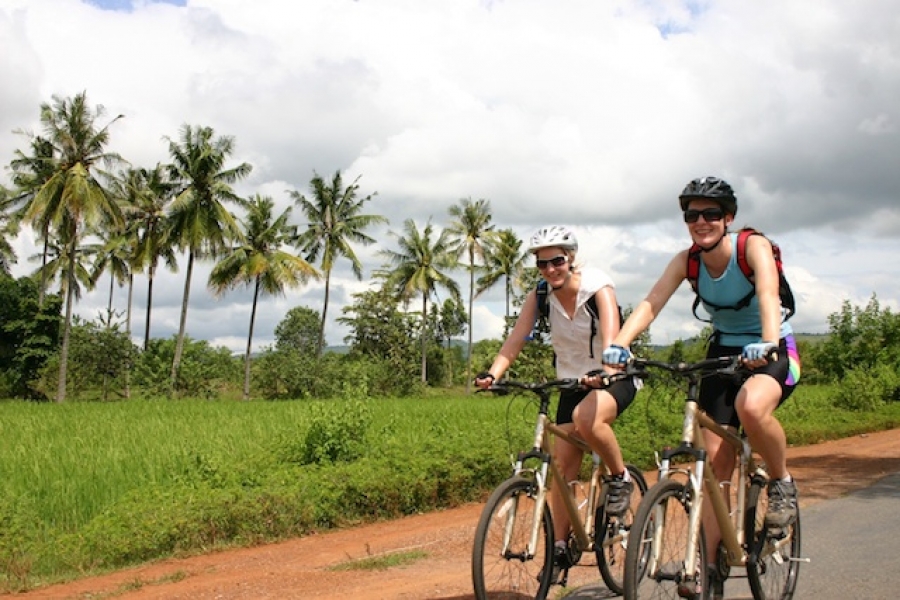 Vietnam Heritage Routes & Cycling Vacation on the Central Coast 15 Days